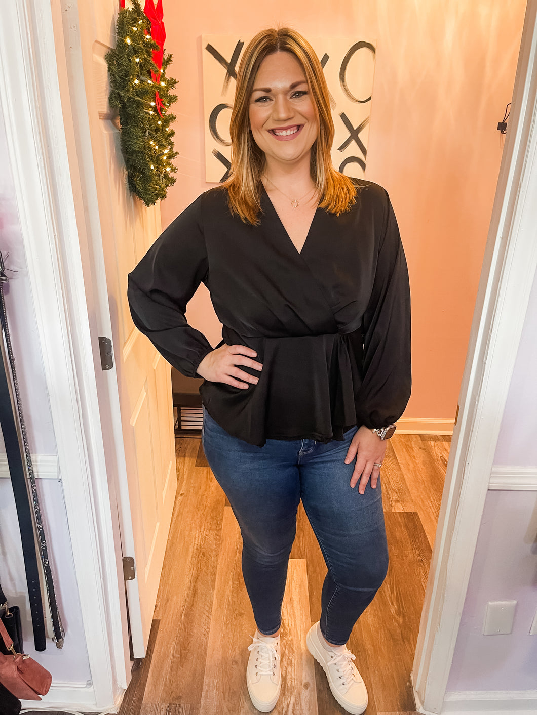 Plus Size Black V Neck Bubble Sleeve Top