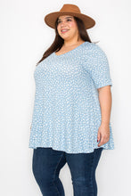 Load image into Gallery viewer, (Sizes: 3XL-5XL) Plus Size Light Blue Cheetah Print Top
