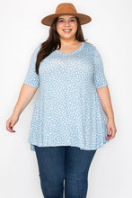 Load image into Gallery viewer, (Sizes: 3XL-5XL) Plus Size Light Blue Cheetah Print Top
