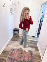 Load image into Gallery viewer, JUDY BLUE (Sizes: 0-24) Tummy Control Mid Rise Cropped Jeans
