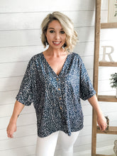 Load image into Gallery viewer, Pebble Print Short Sleeve V Neck Top With Wooden Buttons
